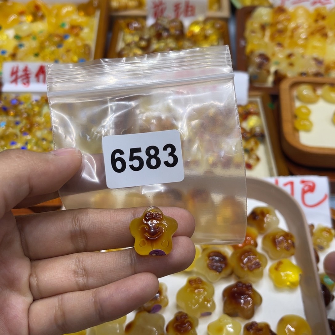 琥珀珠宝奇石未镶嵌