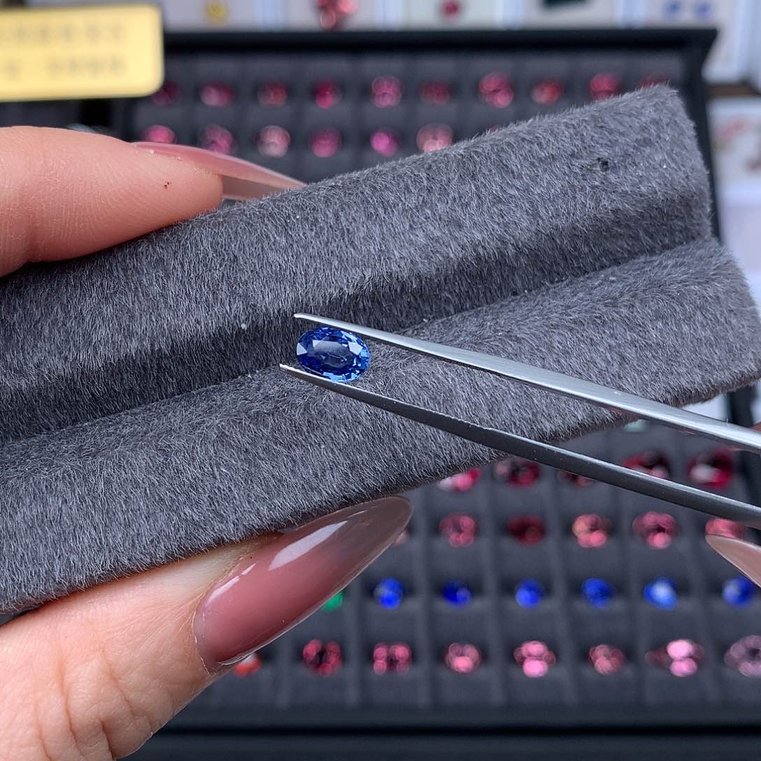 蓝宝石裸石未镶嵌1克拉