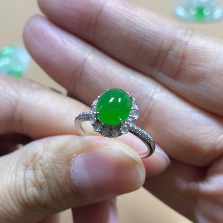 定制翡翠未镶嵌戒指