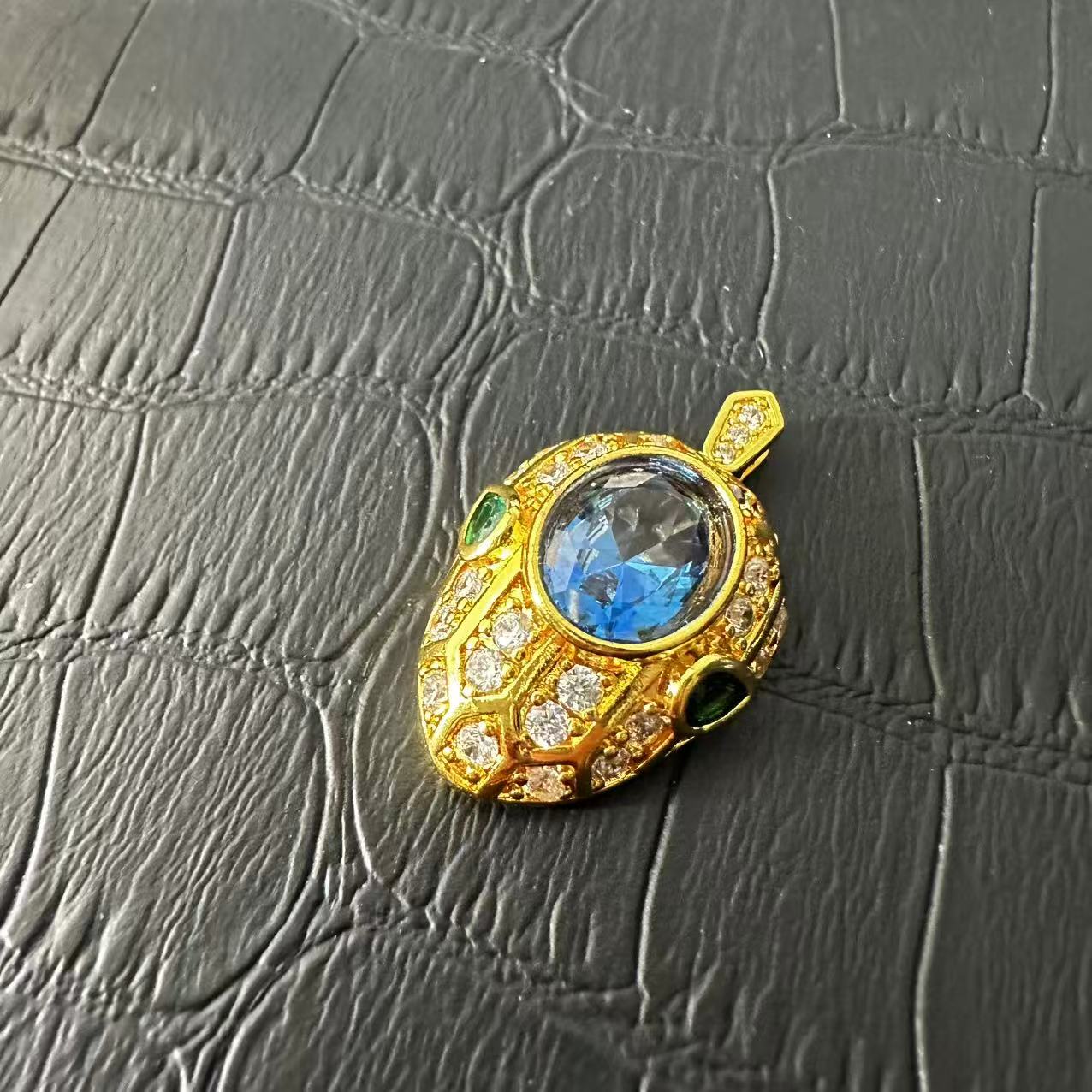 臻选吊坠 经典时尚百搭蓝吊坠DX102