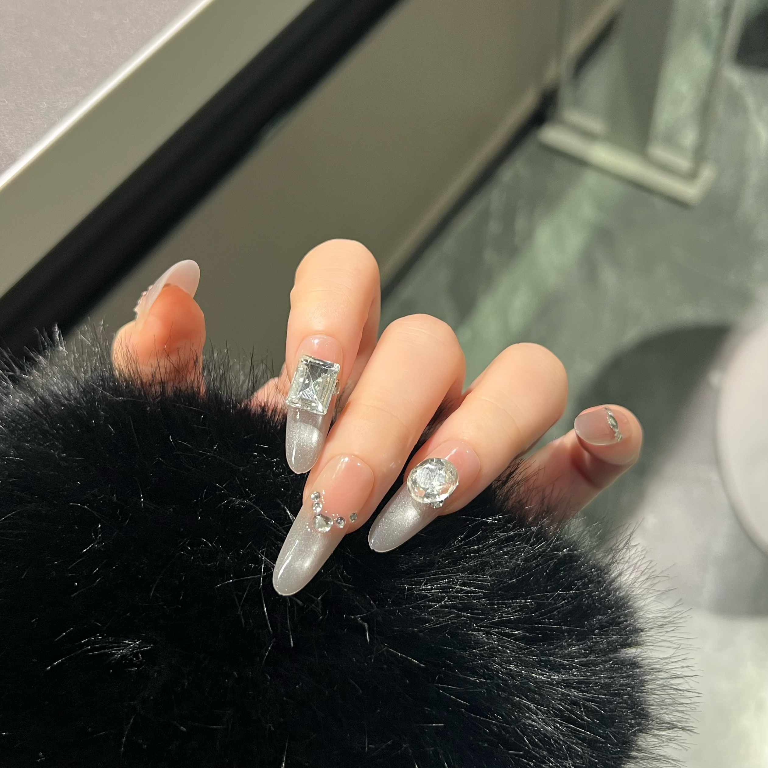 【苍山暮雪】高级感爆闪渐变猫眼显白穿戴甲贴片法式轻奢美甲