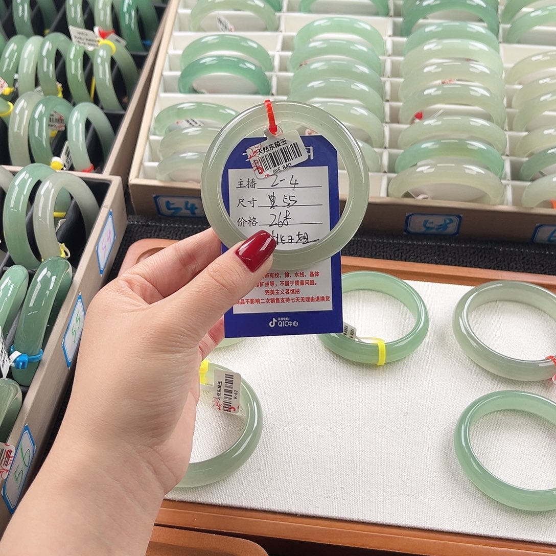 桃***姐东陵石未镶嵌手镯