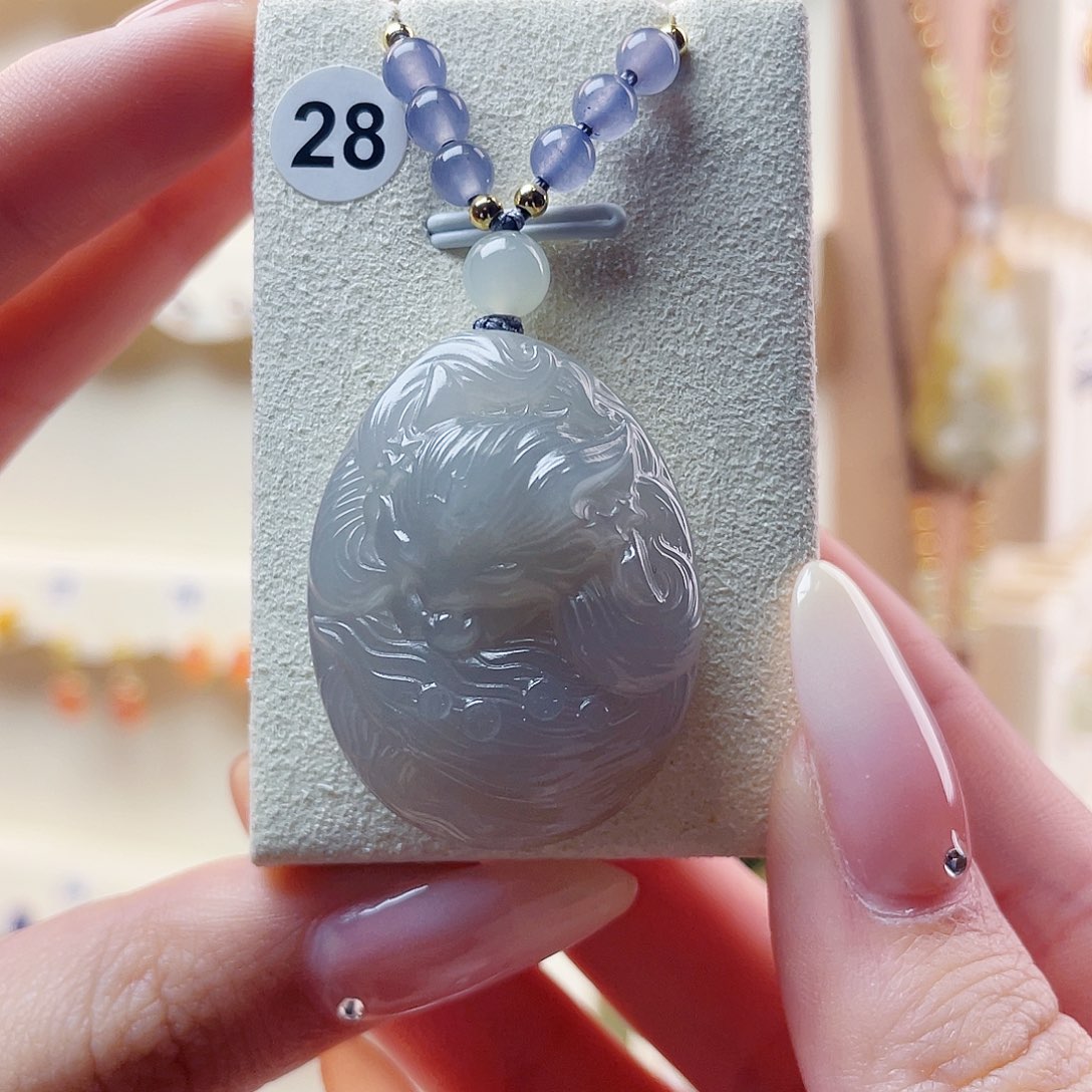 和田玉未镶嵌吊坠(赠链)