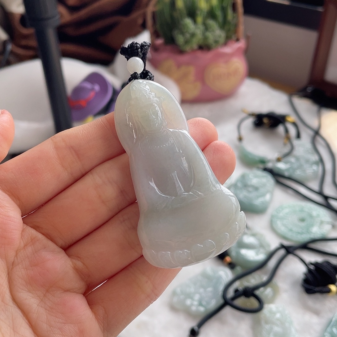 阿****翡翠未镶嵌颈饰观音