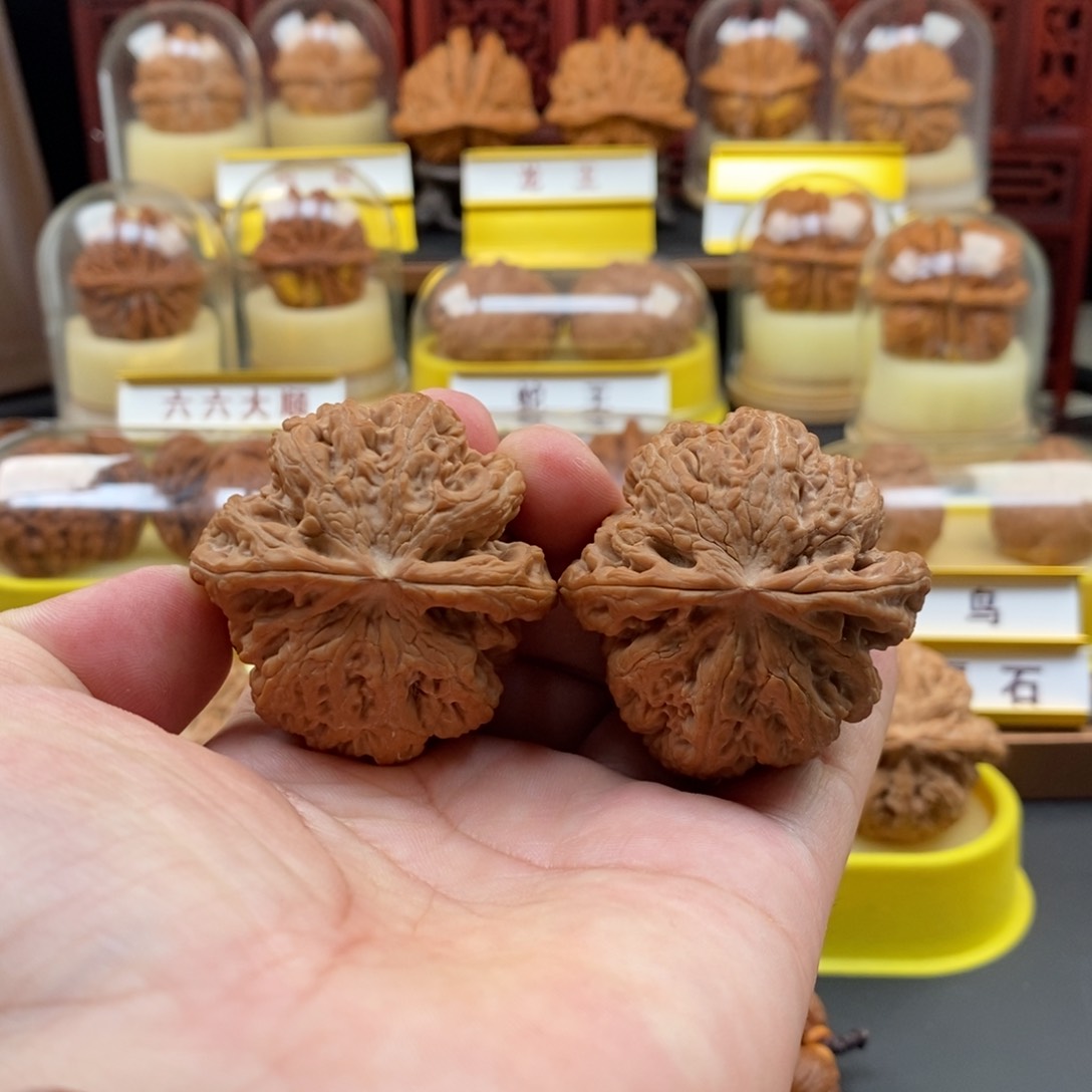 文玩核桃吊坠平谷大粗筋，全品，尺寸46