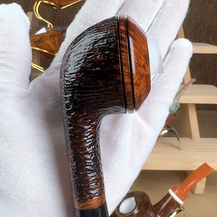 微雕牛头（冯冯烟斗）