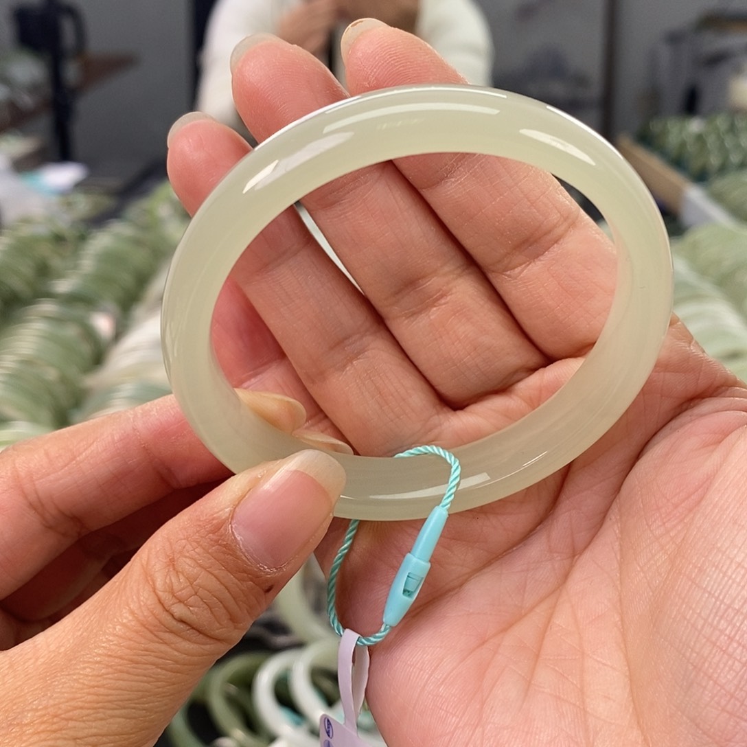 和田玉和田玉手镯55未镶嵌