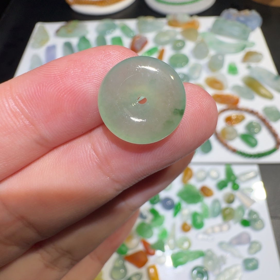 定制翡翠未镶嵌冰绿小平安扣