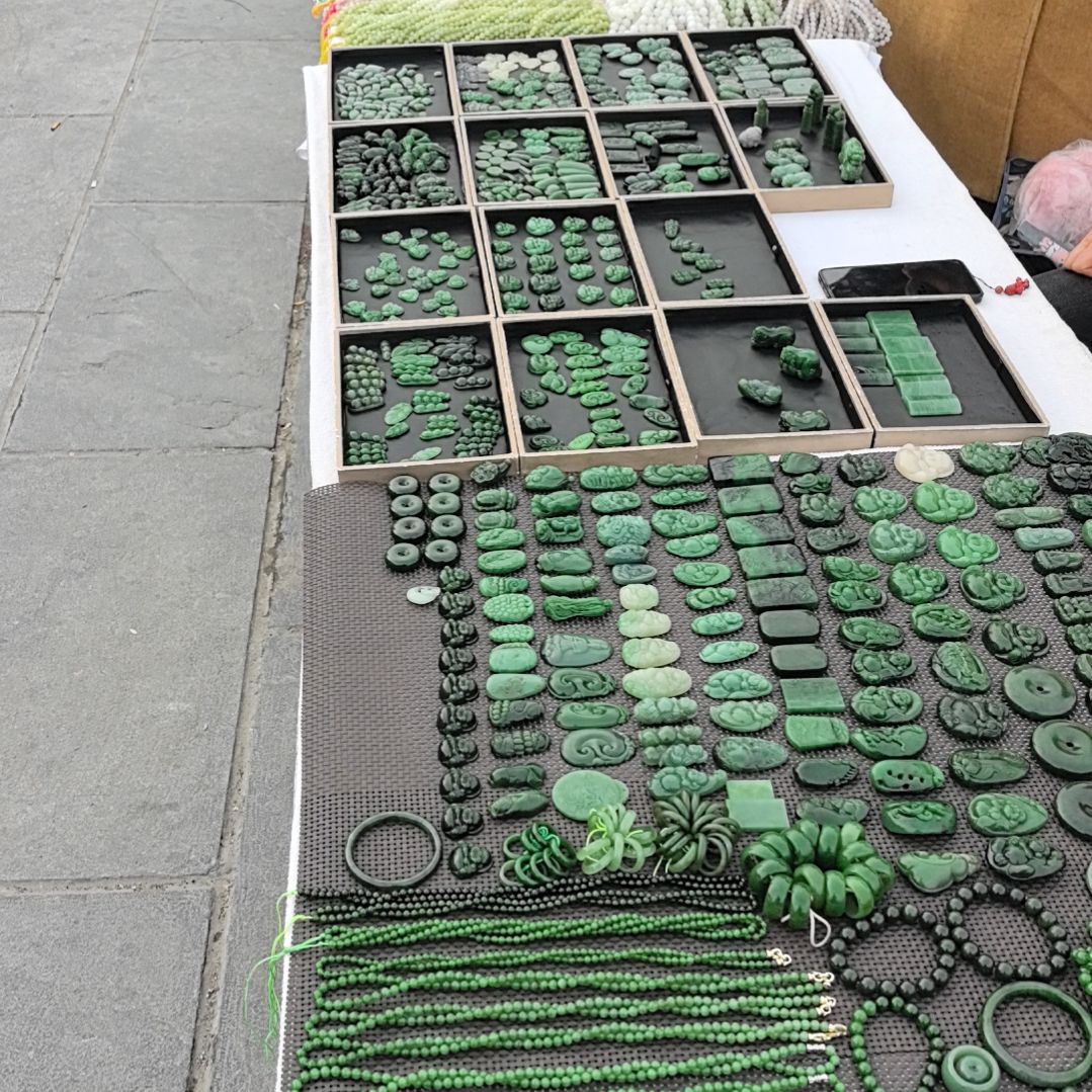 和田玉（糖玉）未镶嵌颈饰