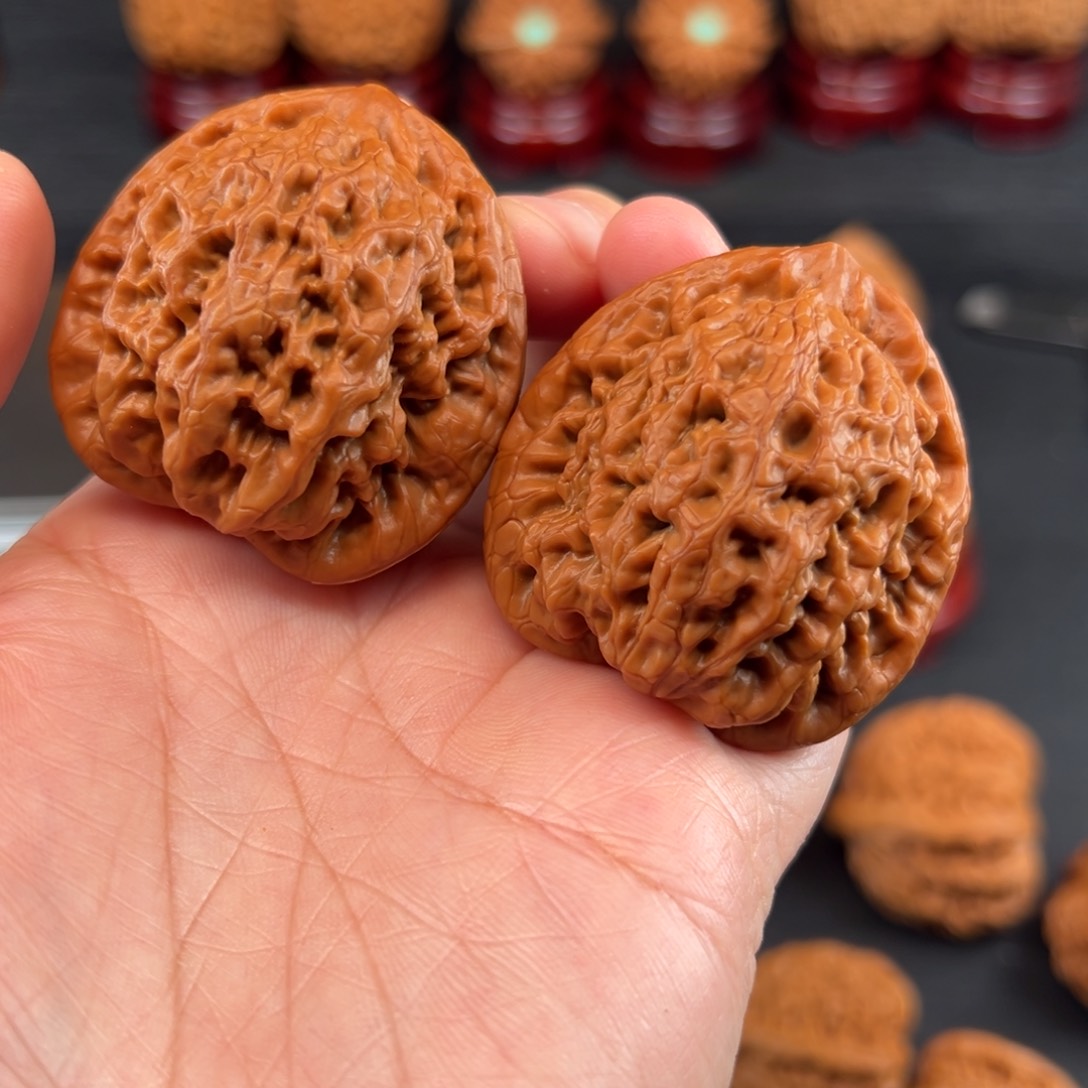 文玩核桃吊坠张*伟41全品金公子