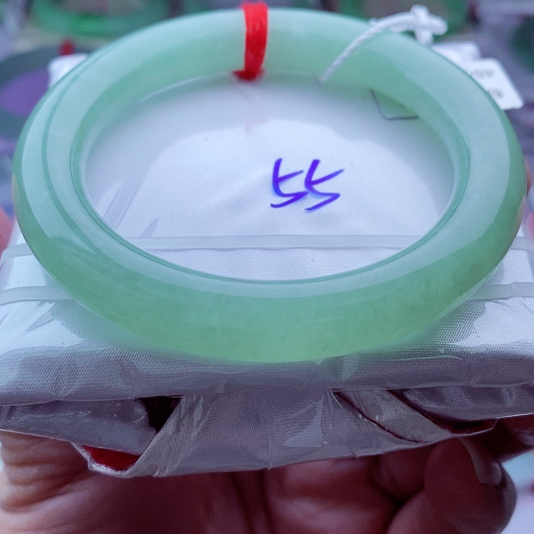 翡翠手镯未镶嵌55圆条编号0756