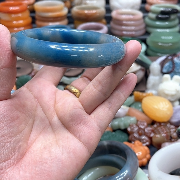 石英质玉手镯未镶嵌贵*
