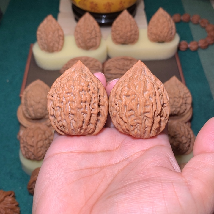 万***斯核桃文玩核桃把件鸡心