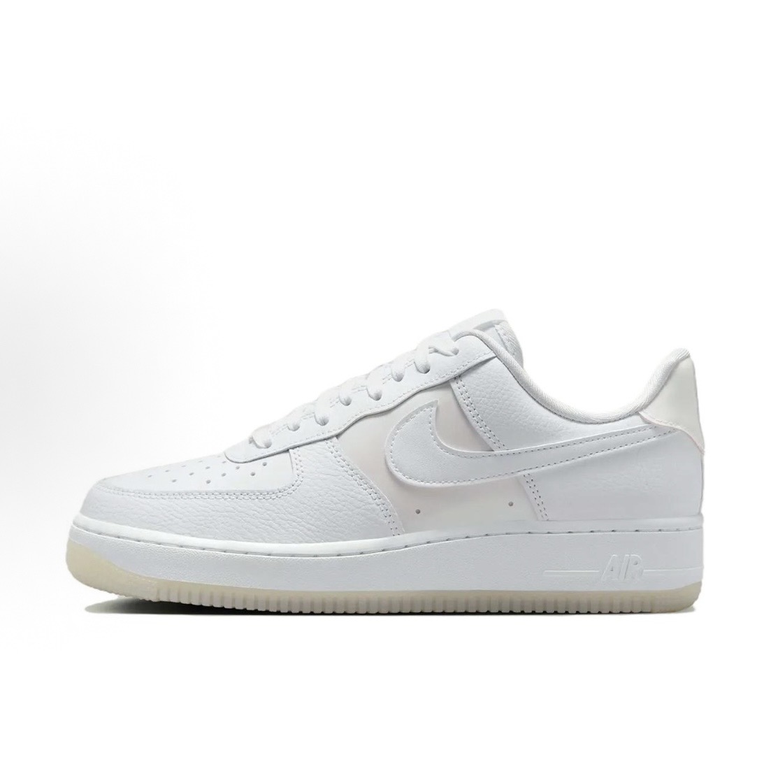 NIKE耐克2025女子W AIR FORCE 1 '07空军一号休闲鞋IH3204-100