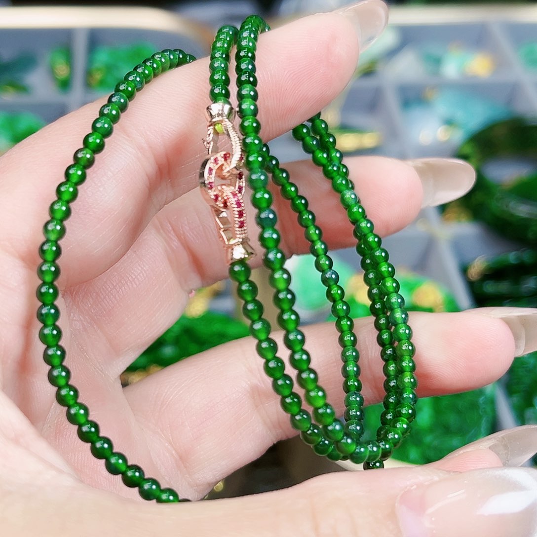 翡翠颈饰未镶嵌手链