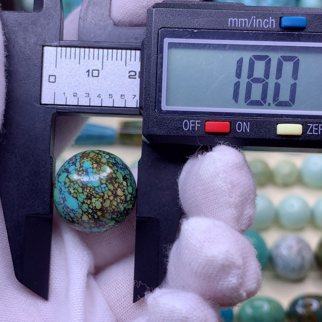 绿松石颈饰未镶嵌