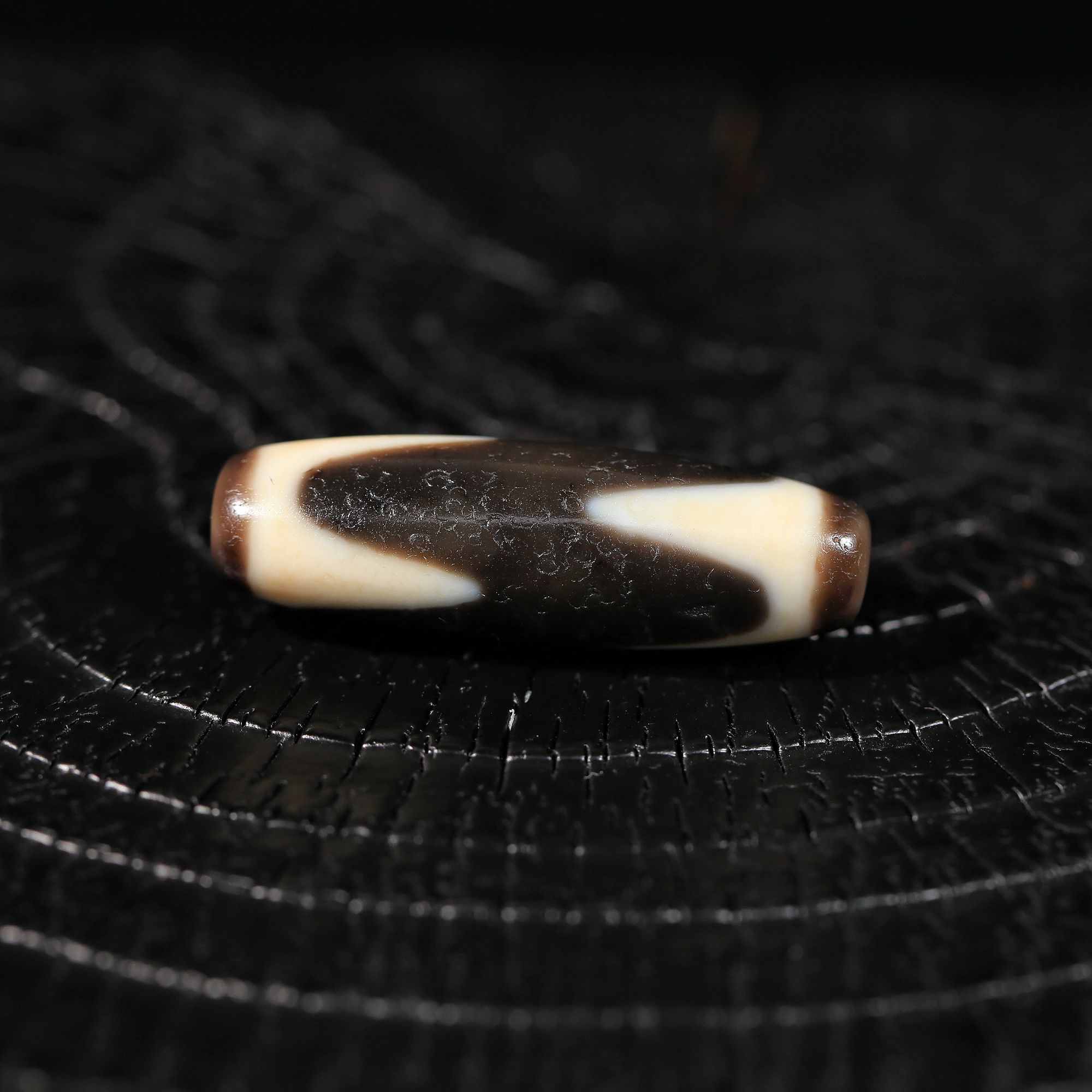 甜珠阁【聚缘古法】虎芽黑白一代老台湾天珠复古藏风情侣锁骨链