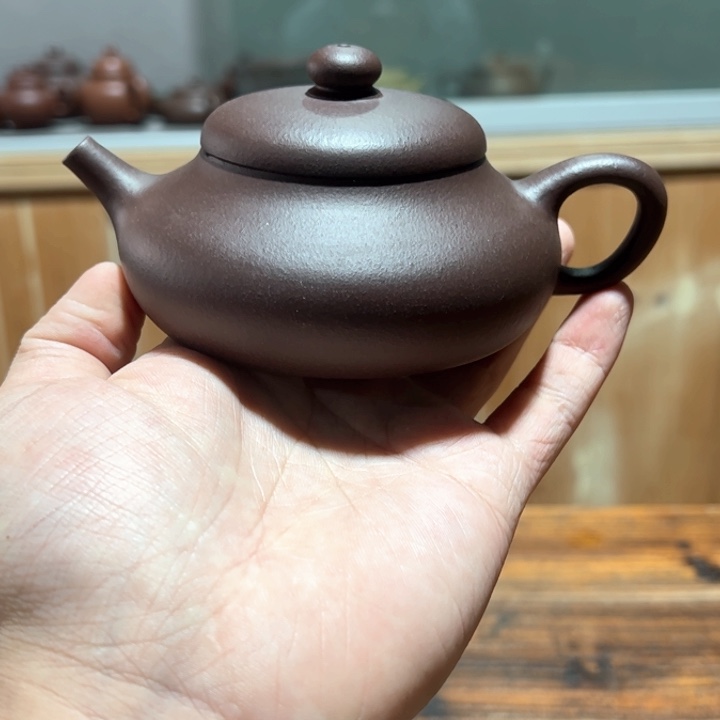 紫砂茶壶…………………………………………………………