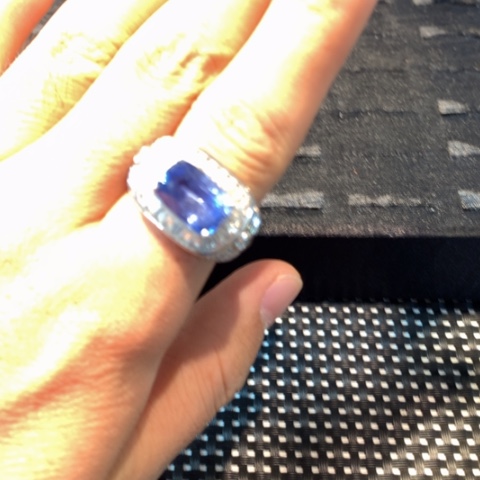 蓝宝石裸石未镶嵌