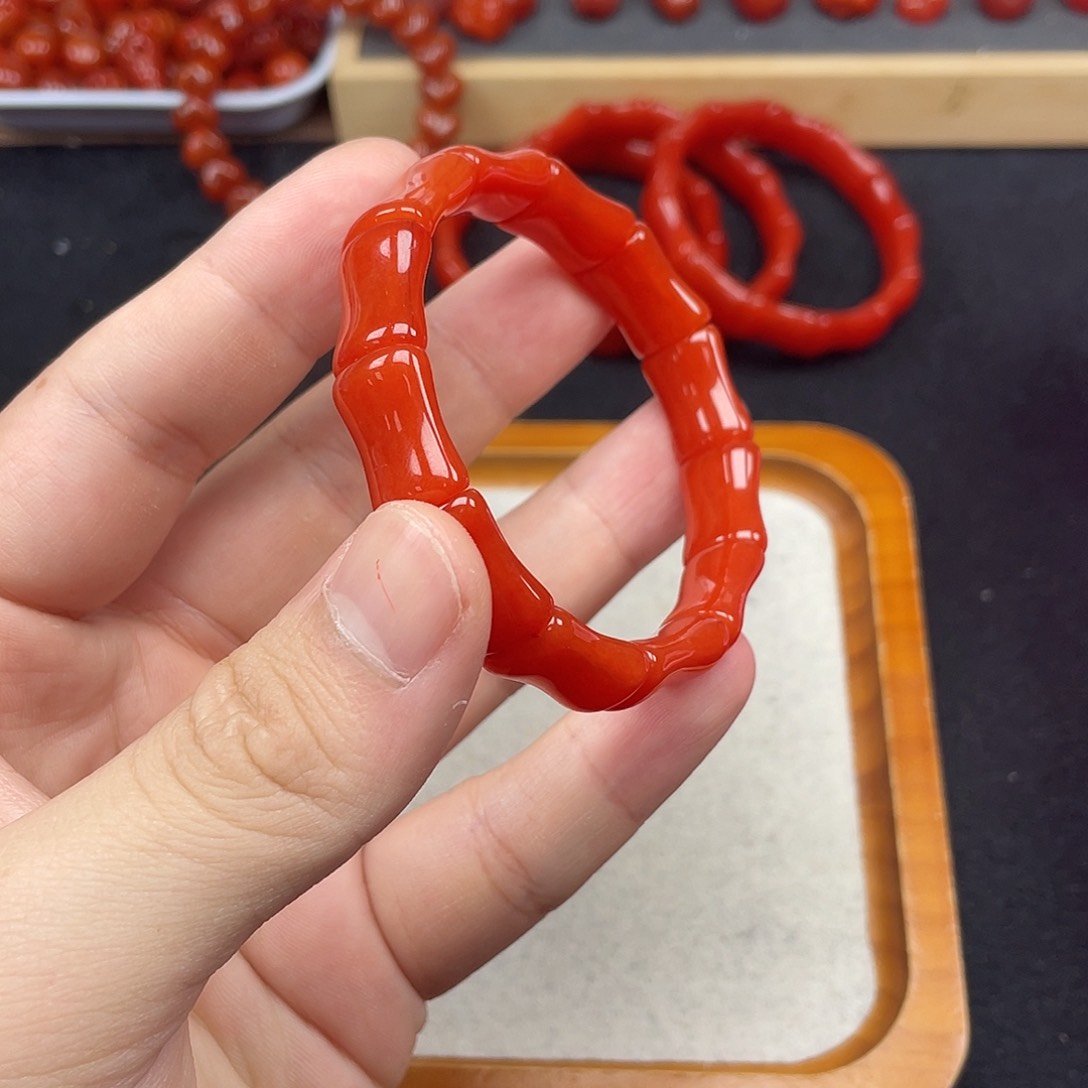 未镶嵌11号保山锦红亮光竹节手牌南红玛瑙