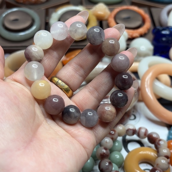 石英岩玉合金颈饰