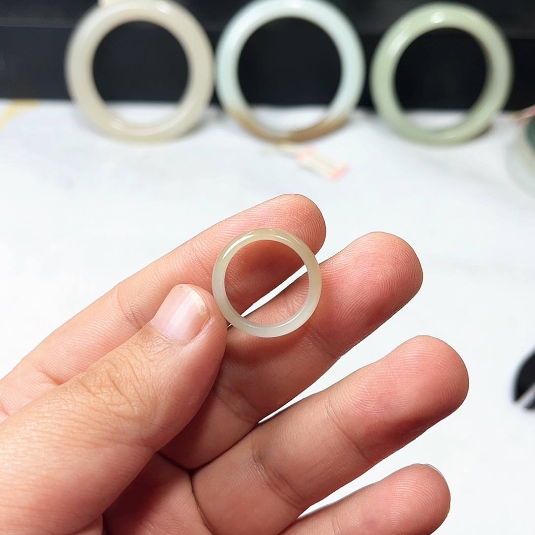 和田玉未镶嵌戒指39