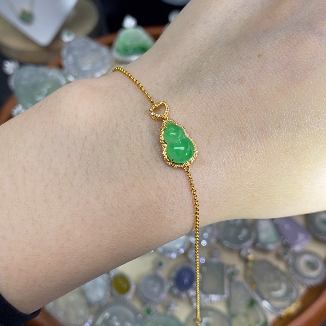 翡翠颈饰18K金镶嵌A货翡翠