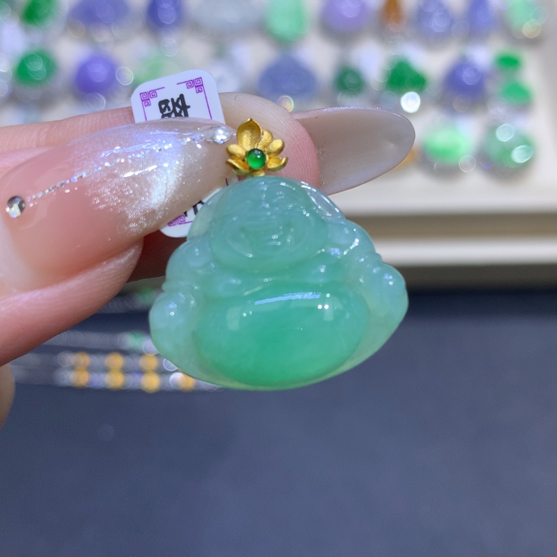 翡翠18K金镶嵌颈饰翡翠