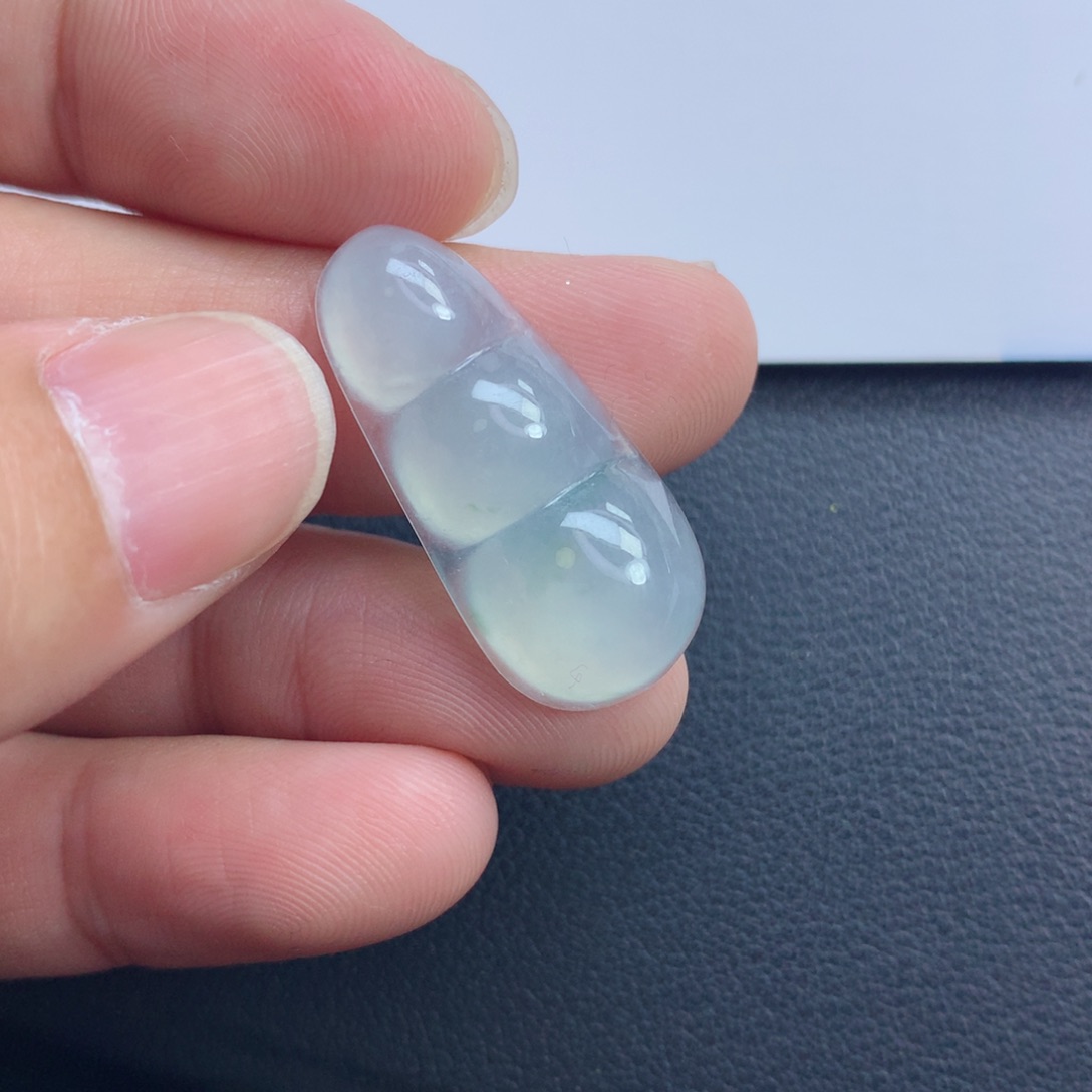 翡翠颈饰未镶嵌福豆