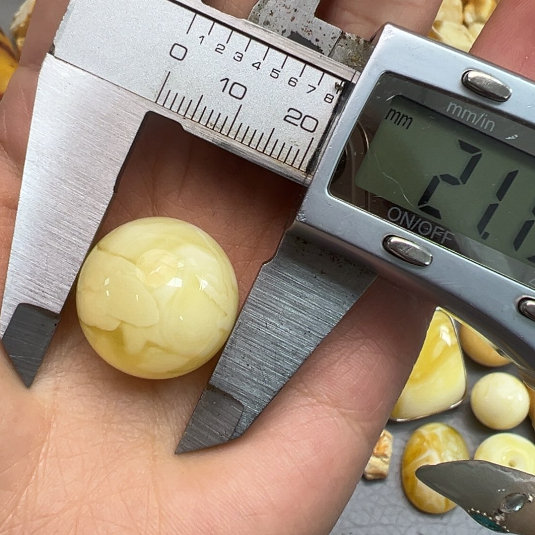 定制琥珀未镶嵌蜜蜡