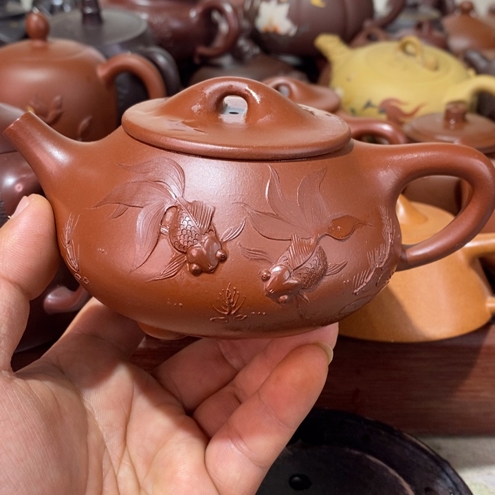 紫砂茶壶?**?精工制作