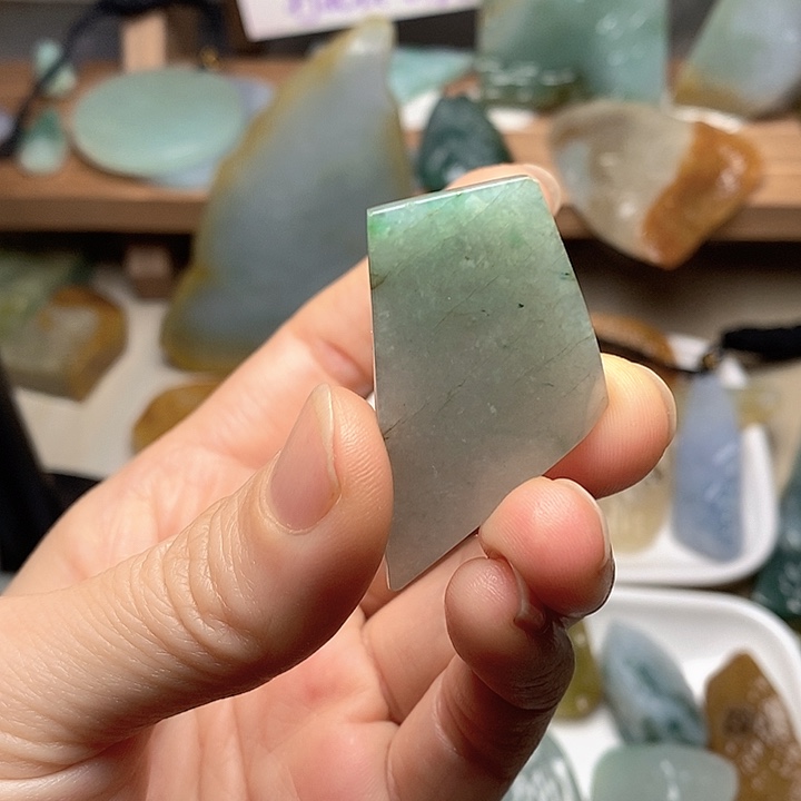 翡翠未镶嵌颈饰天然