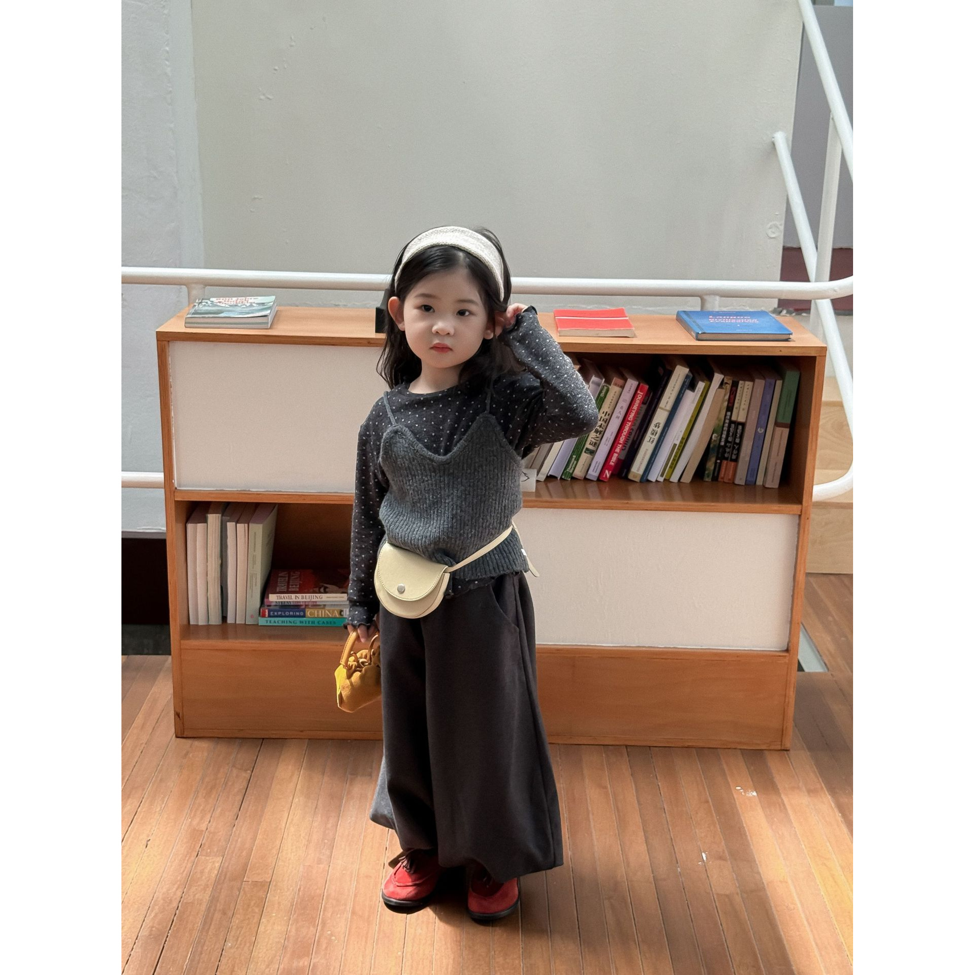小粉象 ·女童2025秋季新款韩版波点圆领打底毛线吊带阔腿裤套装