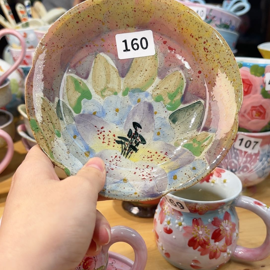 瓷片兔兔盖茨。兔兔