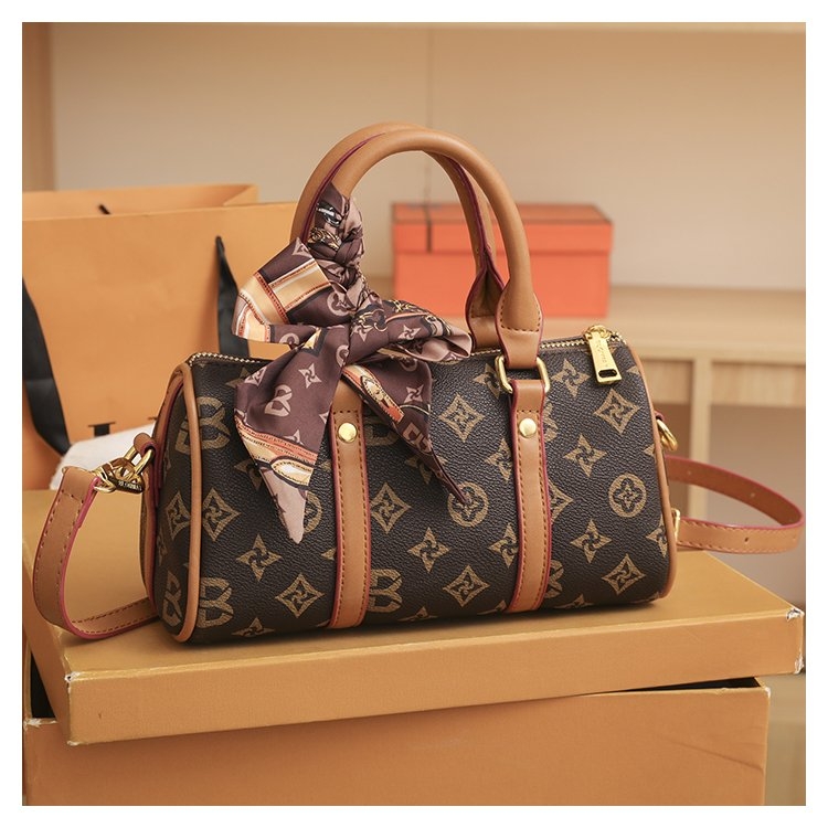 路易波士顿女包2024新款时尚百搭单肩斜挎手提大容量印花枕头包