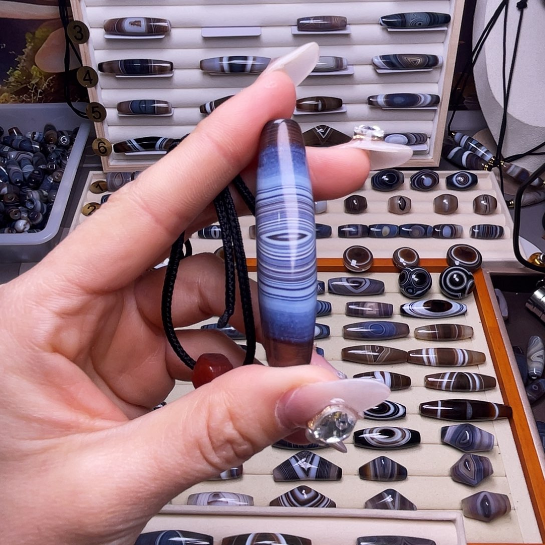 ****”玛瑙/玉髓未镶嵌颈饰