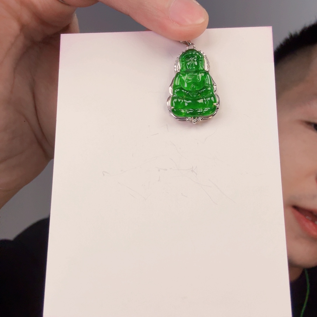 翡翠颈饰未镶嵌一件