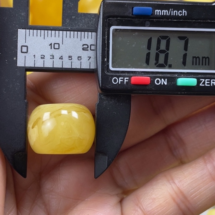 蜜蜡未镶嵌裸石8杂