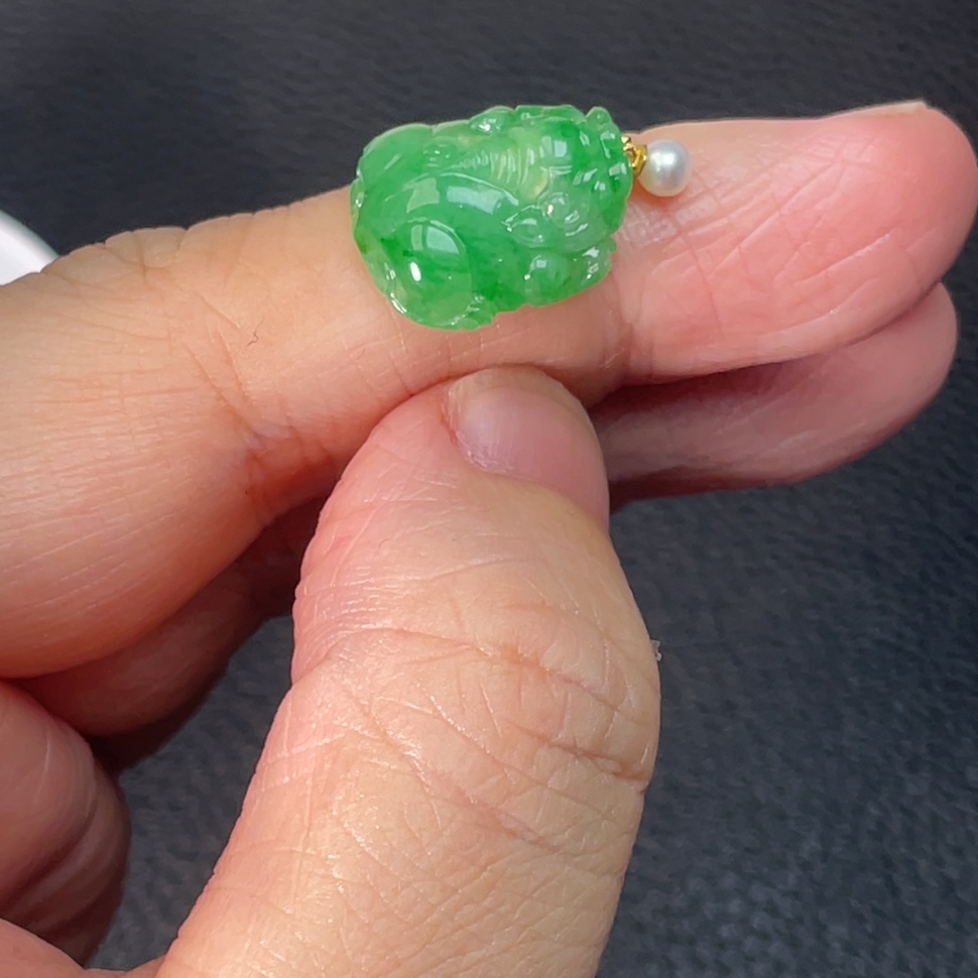 翡翠18K金镶嵌颈饰