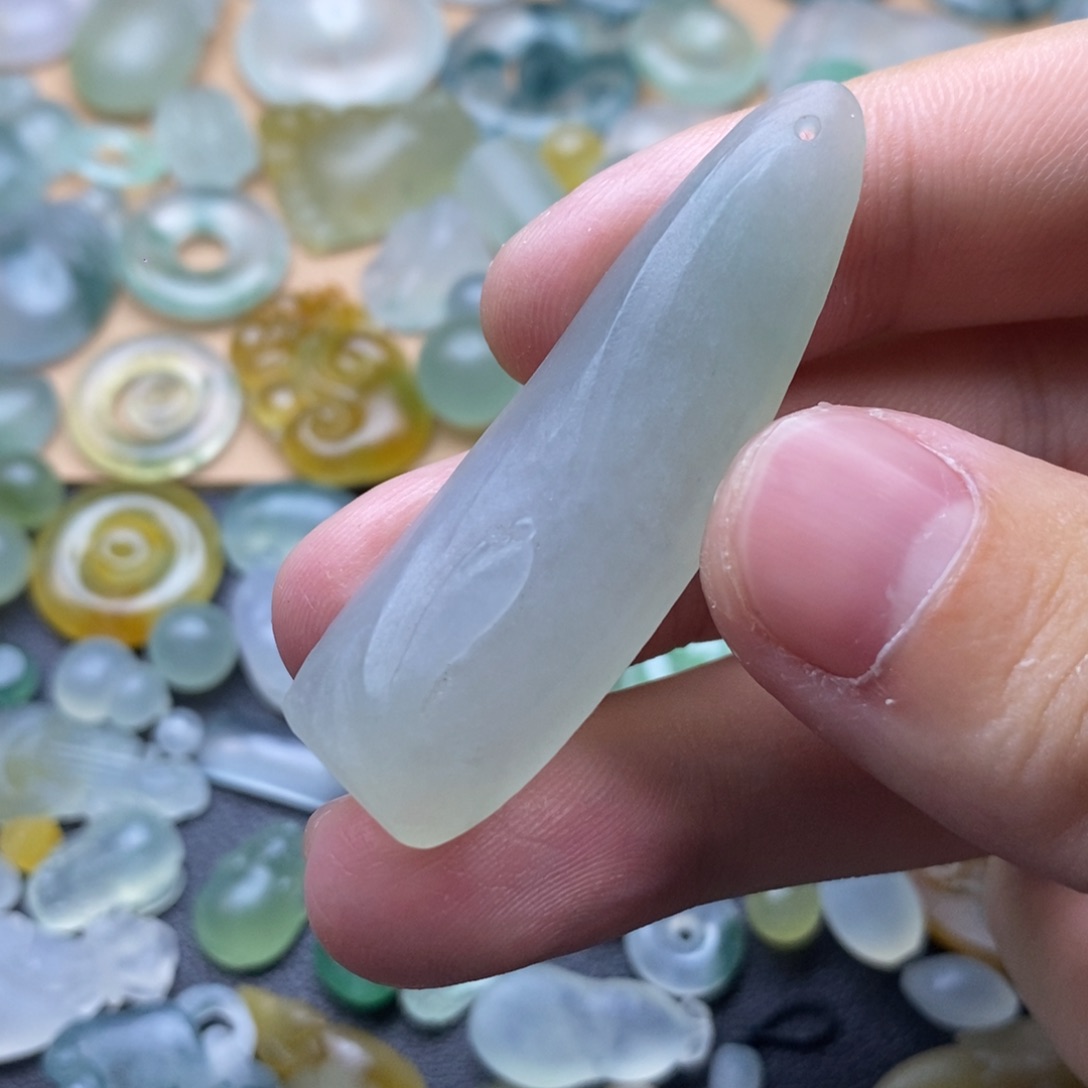 定制翡翠未镶嵌挂件