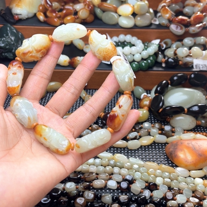 清***张和田玉未镶嵌手链