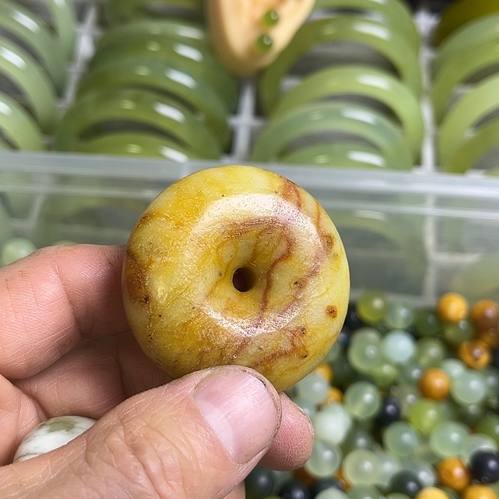 合金蛇纹石玉颈饰