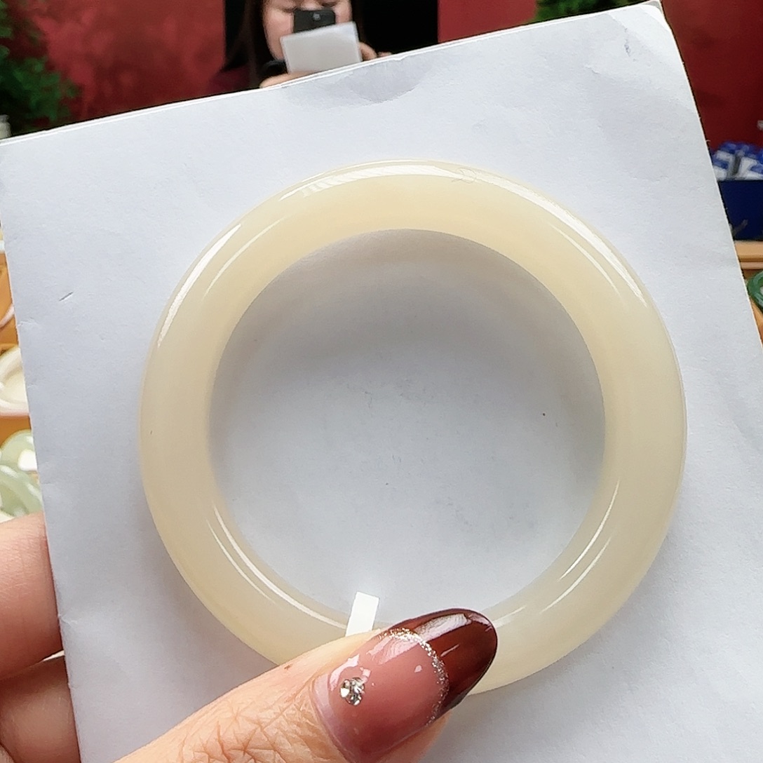 和田玉手镯未镶嵌?****?54/55