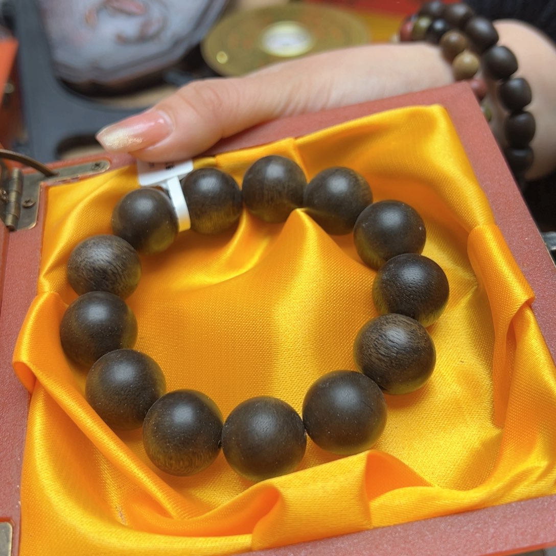 大叶紫檀（黑酸枝木类）