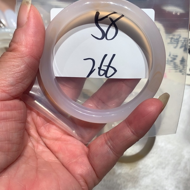 玛瑙/玉髓手镯未镶嵌58
