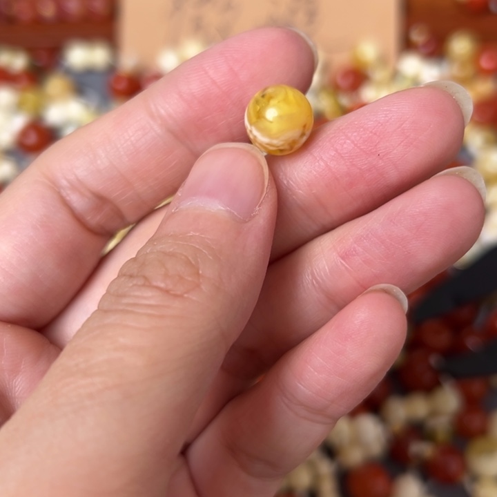 蜜蜡未镶嵌裸石9.9mm一个