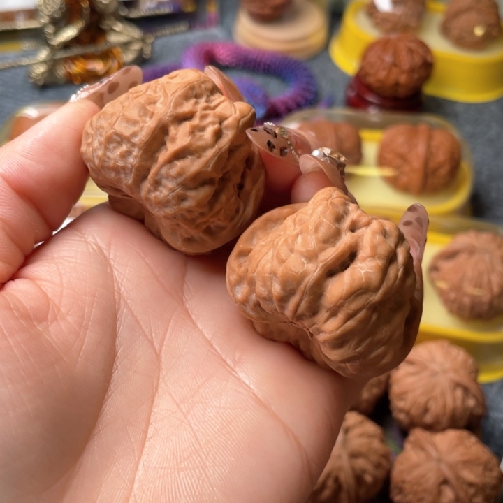 文玩核桃把件会***螂蛙蛙