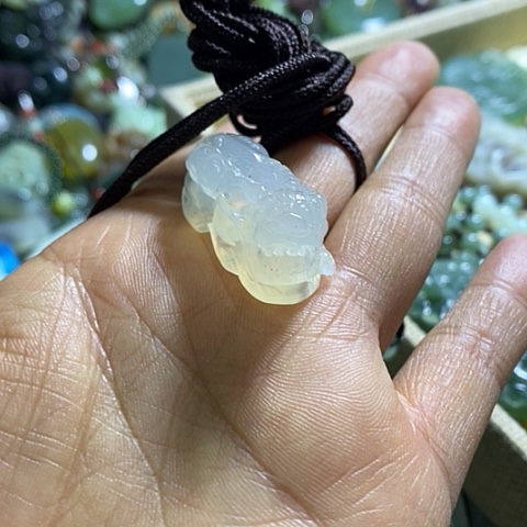 岫玉颈饰未镶嵌一个