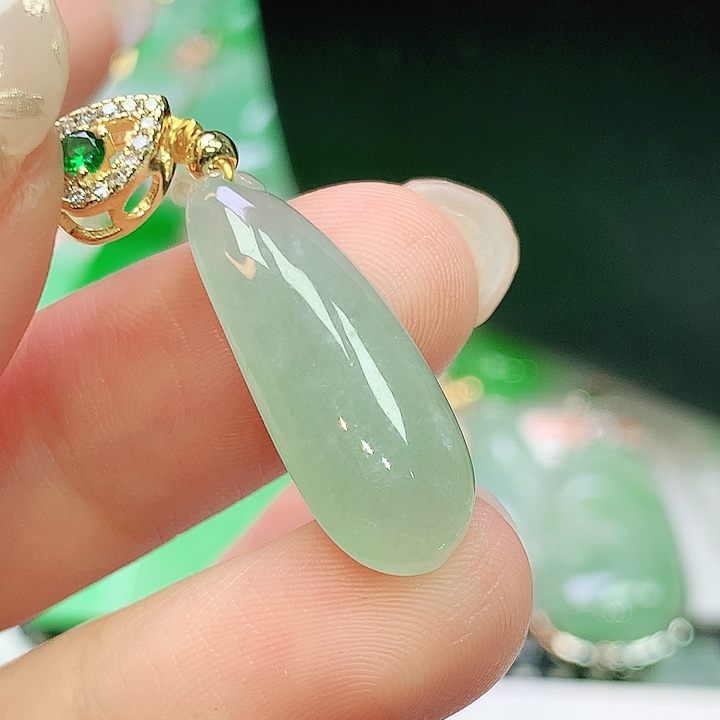 翡翠未镶嵌颈饰翡翠