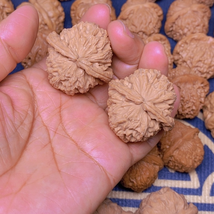 【闪购商品】文玩核桃吊坠看****现白狮子41
